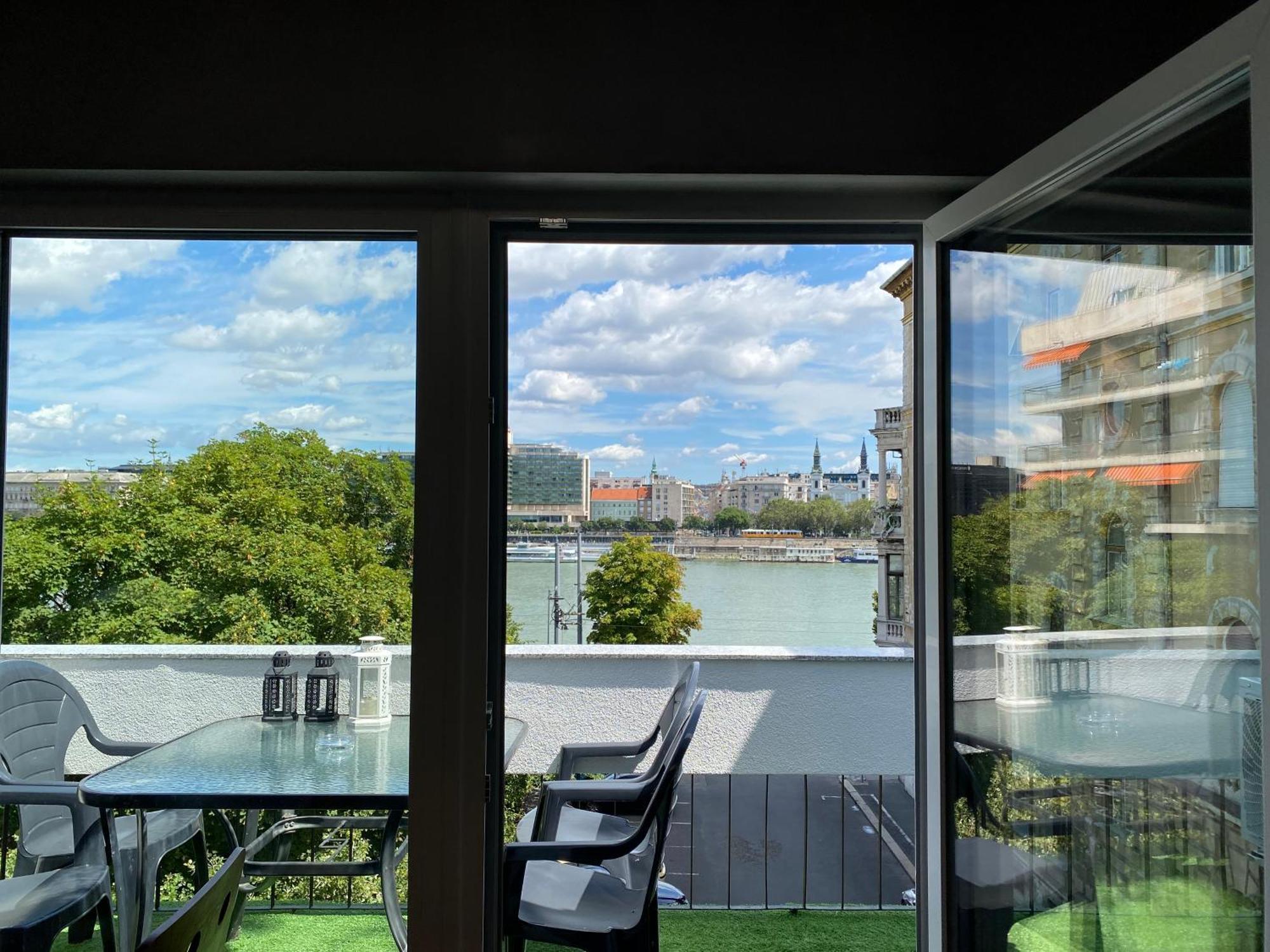 Danube View Artapartment With Balcony 布达佩斯 外观 照片